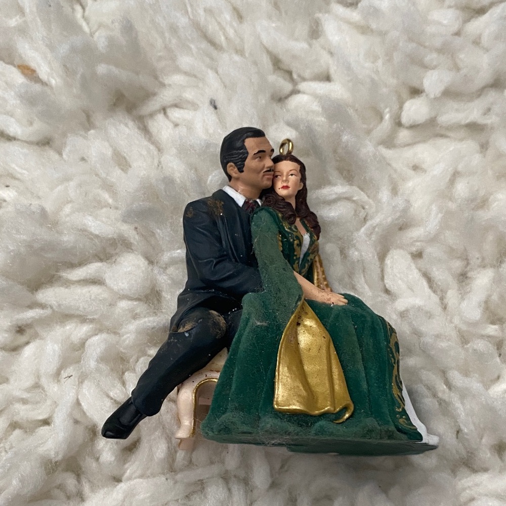 Vintage hallmark gone with the wind 2004 Scarlett o’Hara & Rhett Xmas ornament - Picture 7 of 16
